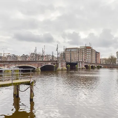 Amstelbnb Center *