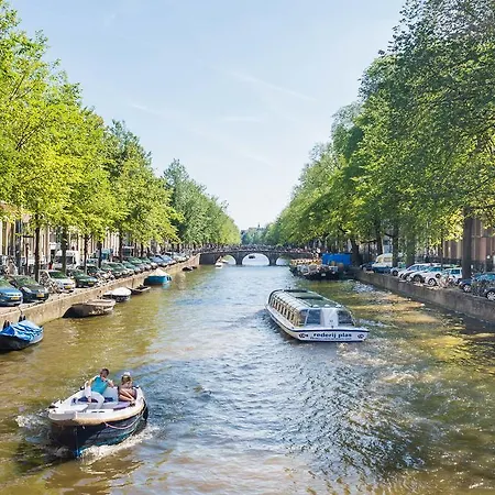 Amstelbnb Center